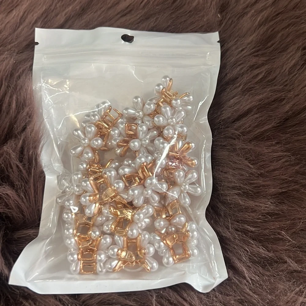 Ahoney 12Pcs Pearl Hair Clip Small Claw Clips for Women Mini Flower